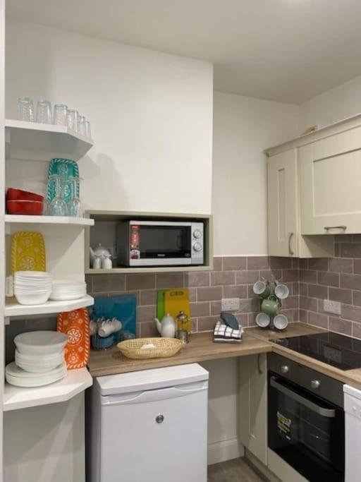 Location, Location - Modern 2 Bed Apt In Killarney Exterior foto